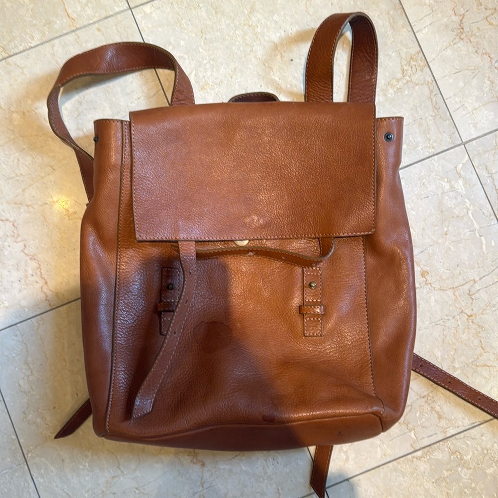 Le bas leather backpack